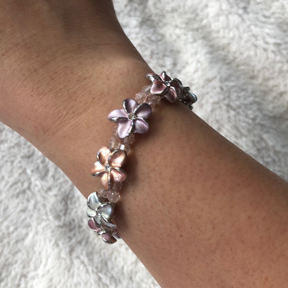 4/$25🛍 Flowers Bracelet